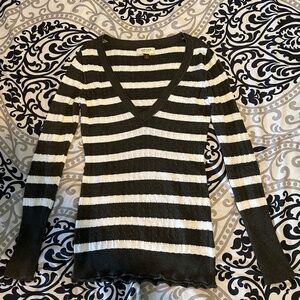 M Sonoma Knit V-Neck Sweater in Dark Olive and White